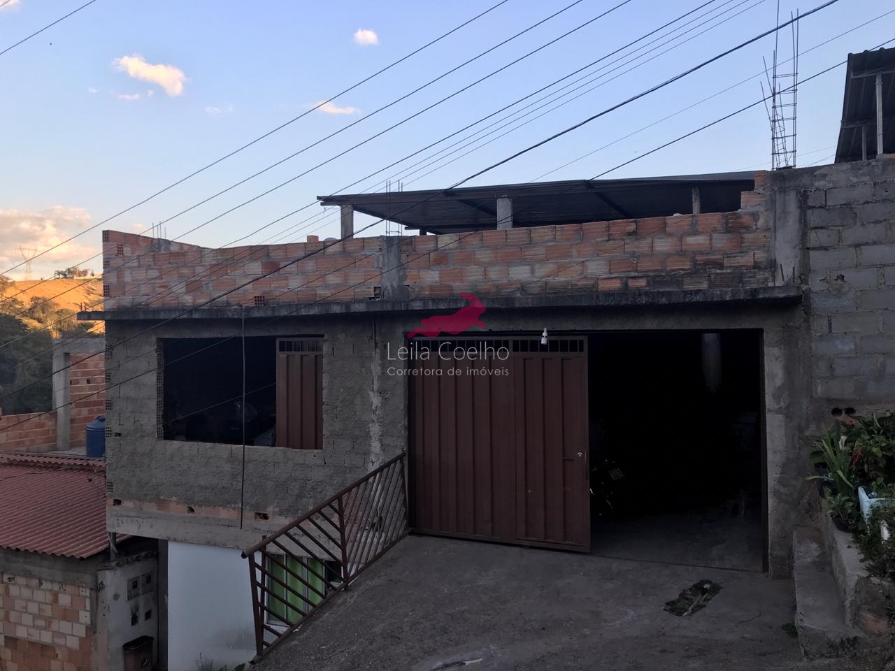 Casa à venda com 3 quartos, 300m² - Foto 2