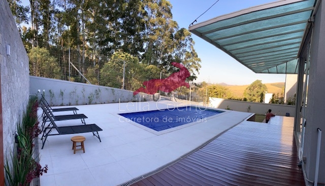 Casa de Condomínio à venda com 4 quartos, 244m² - Foto 2